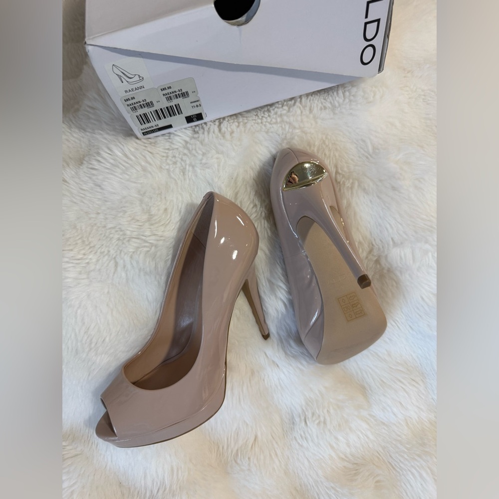 FS: NIB Aldo Raeann Size 6